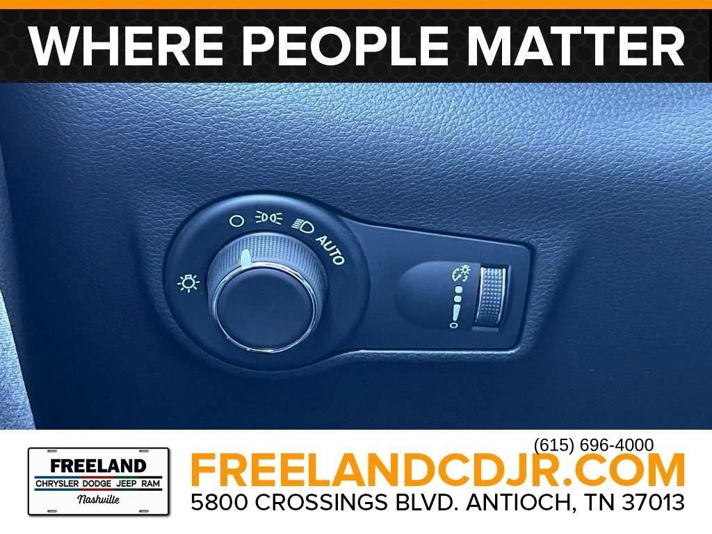 New 2025 Jeep Compass Sport image 16