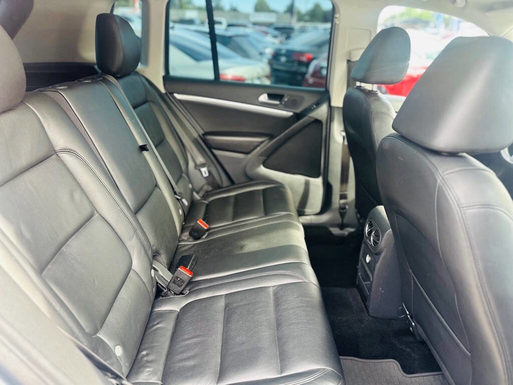 Used 2013 Volkswagen Tiguan SEL image 12