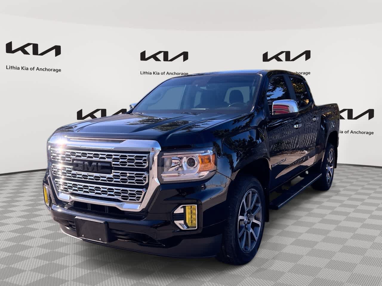Used 2022 GMC Canyon Denali AWD/4WD image 1