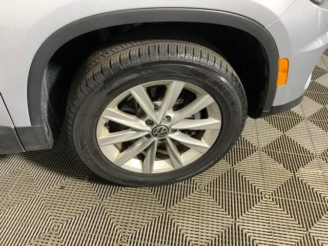 Used 2018 Volkswagen Tiguan Limited AWD/4WD image 35