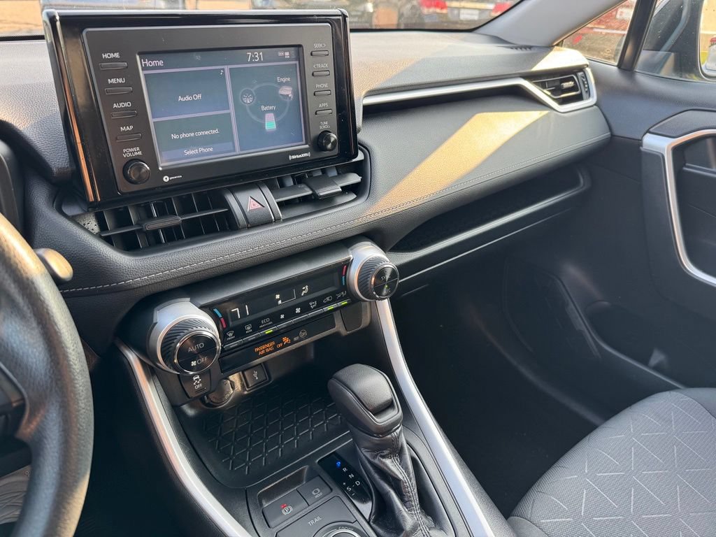 Used 2020 Toyota RAV4 XLE w/ All Weather Liner Package AWD/4WD image 10