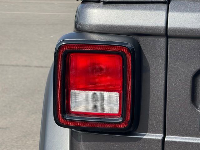 Used 2023 Jeep Wrangler Willys image 16