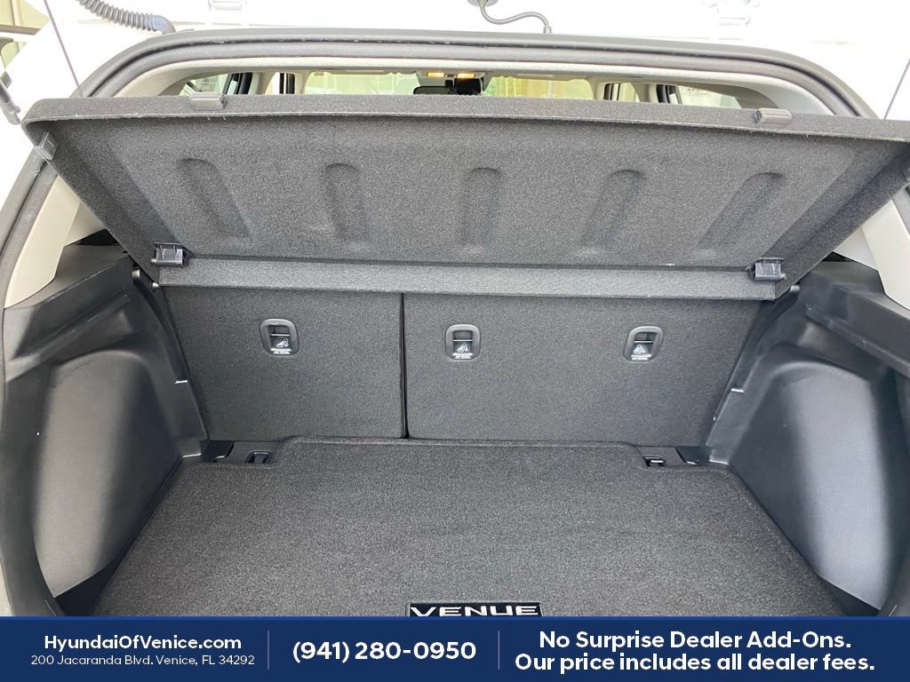 Certified 2026 Hyundai Venue SEL FWD image 20