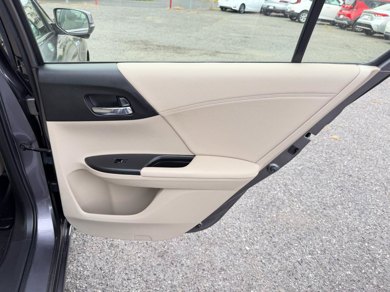 Used 2017 Honda Accord EX-L image 40