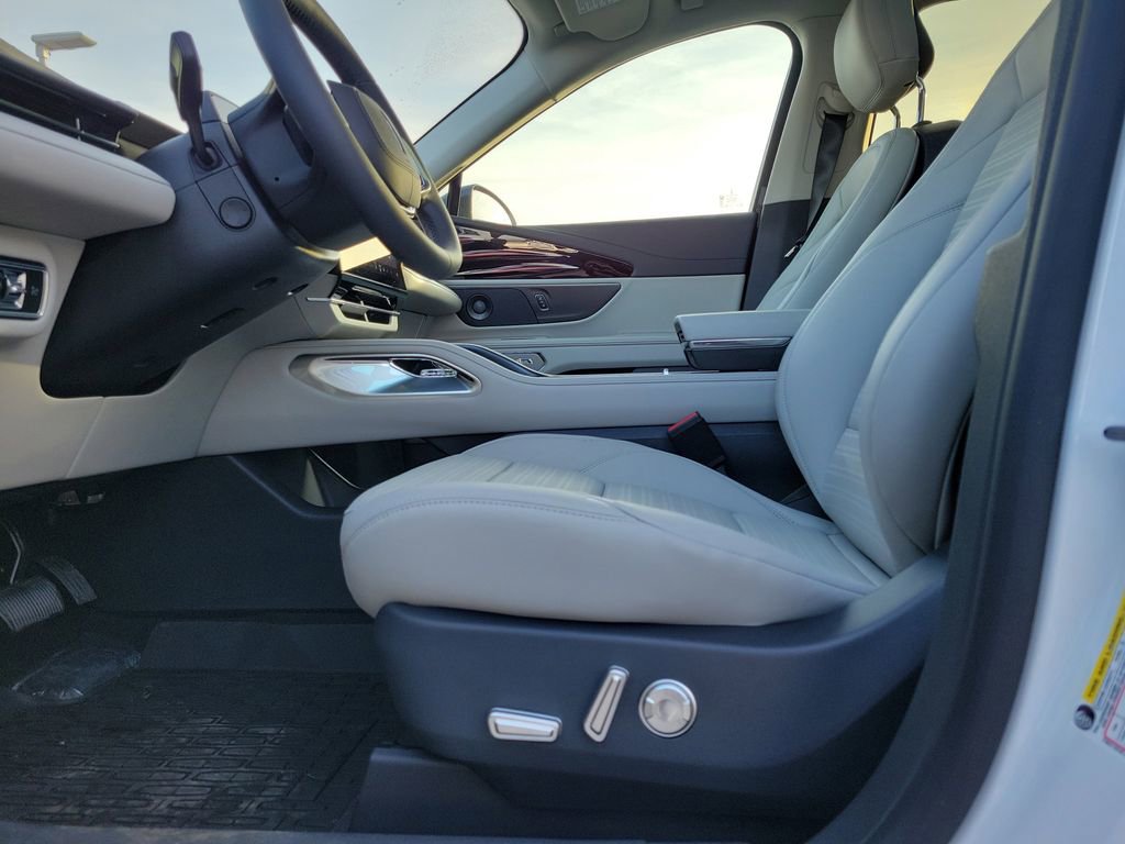 New 2026 Lincoln Nautilus Reserve image 17