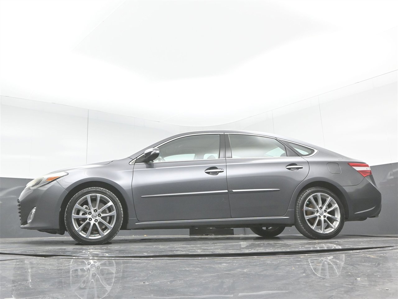 Used 2015 Toyota Avalon XLE Touring image 36