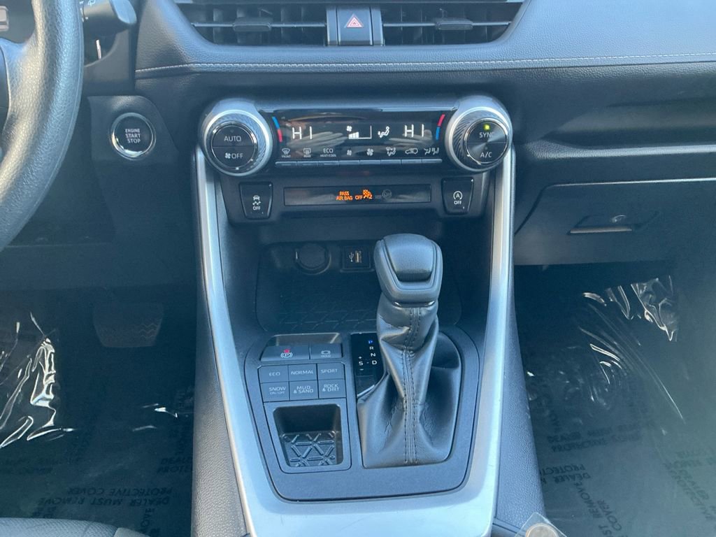 Used 2025 Toyota RAV4 XLE image 11