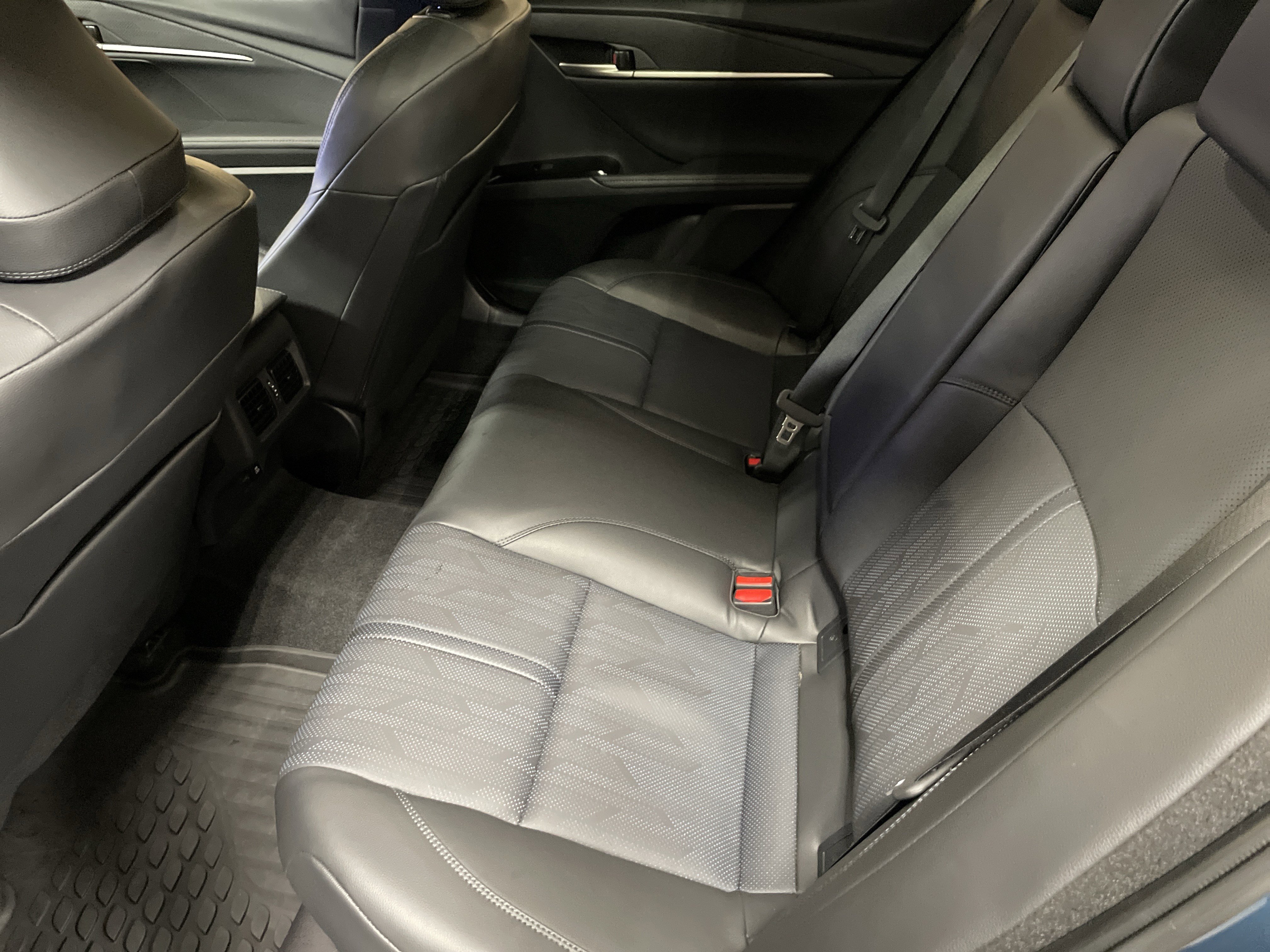 Used 2025 Toyota Camry XSE image 32