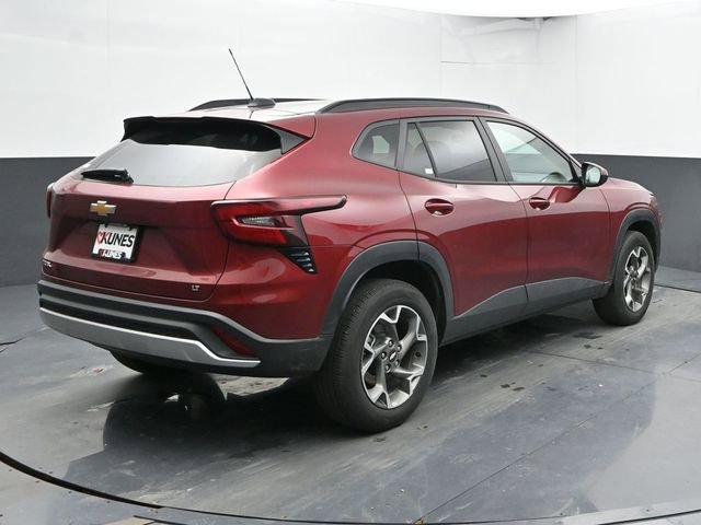 Used 2025 Chevrolet Trax LT image 9