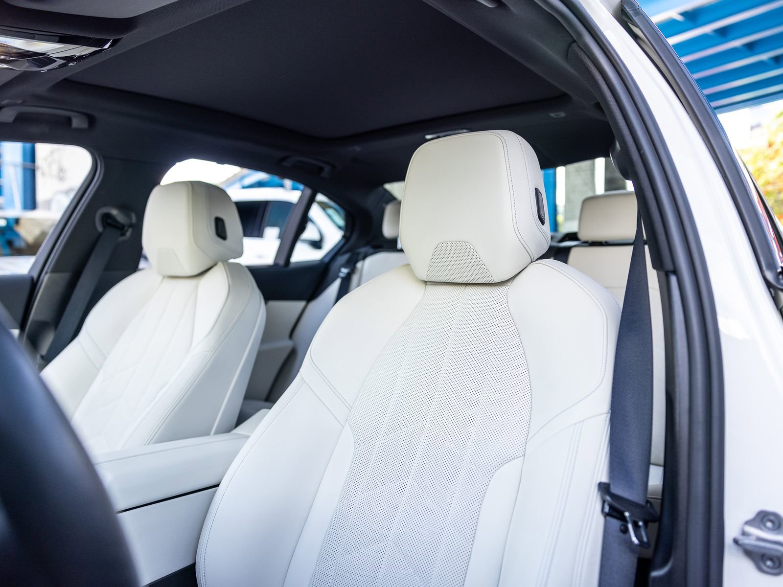 Used 2024 BMW 530i w/ Executive Package image 5