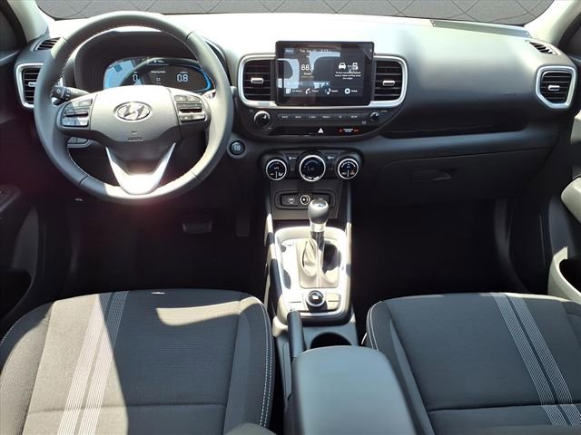 New 2025 Hyundai Venue SEL image 16
