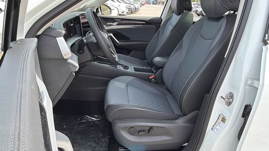 New 2026 Volkswagen Tiguan SE FWD image 25