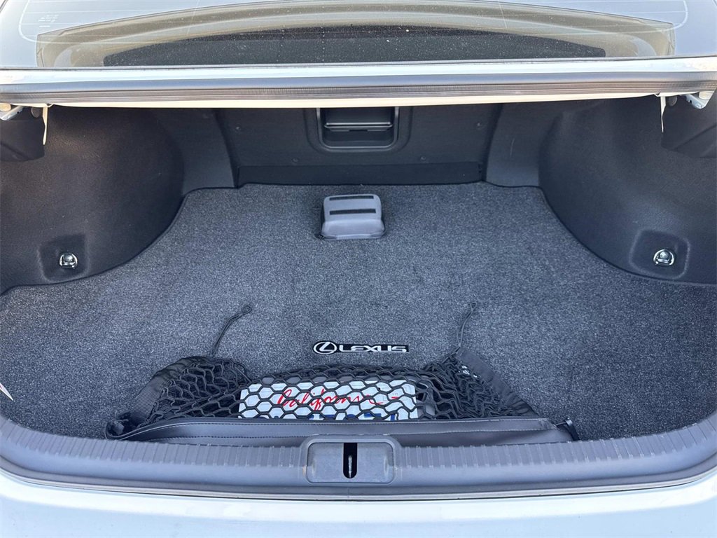 Used 2024 Lexus ES 300h F Sport image 7