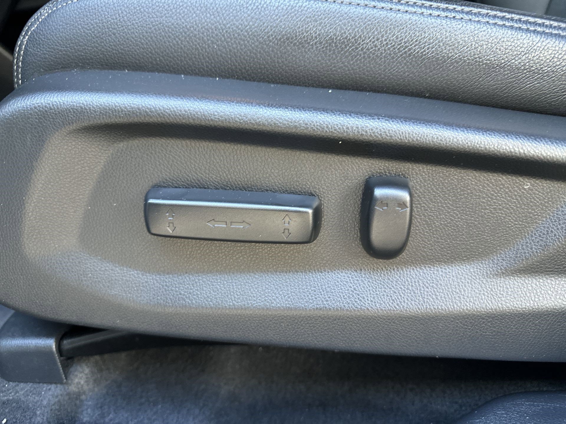 Used 2020 Honda HR-V Touring image 14