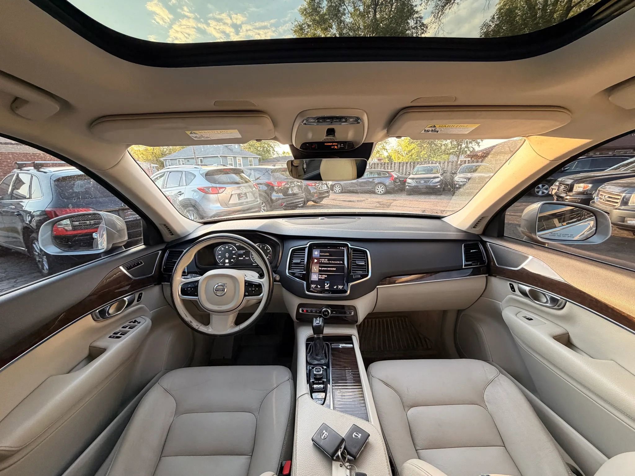Used 2016 Volvo XC90 T6 Momentum w/ Momentum Plus Package AWD/4WD image 2