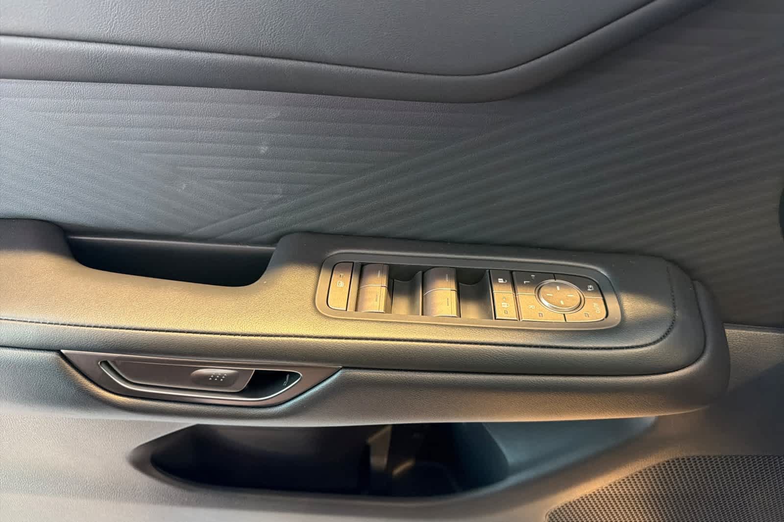 New 2026 Lexus ES 500e AWD/4WD image 10