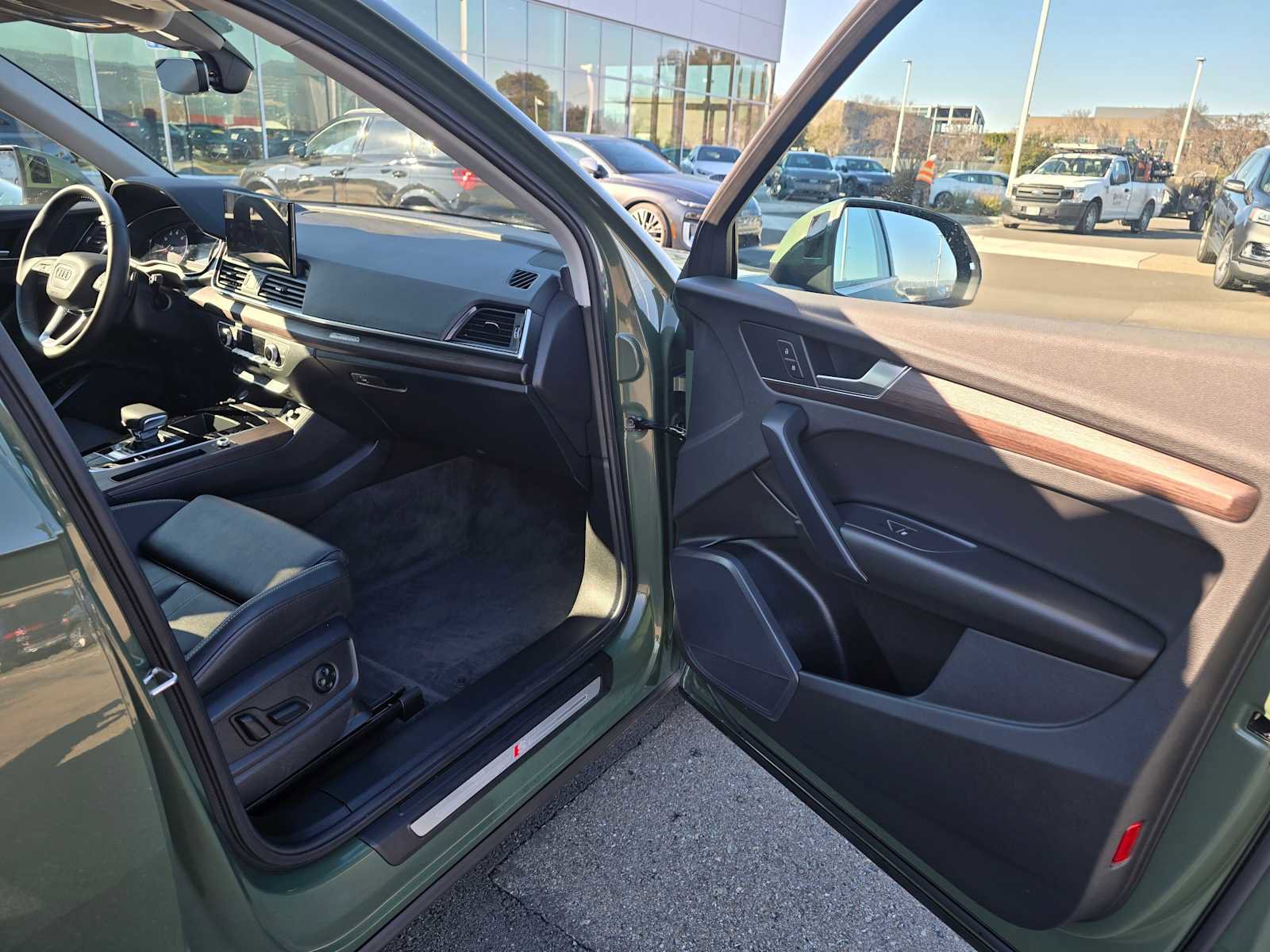 Certified 2025 Audi Q5 2.0T Premium image 12