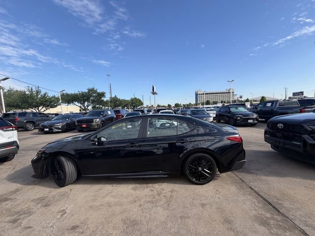 Used 2025 Toyota Camry SE w/ Multimedia Upgrade Package image 8