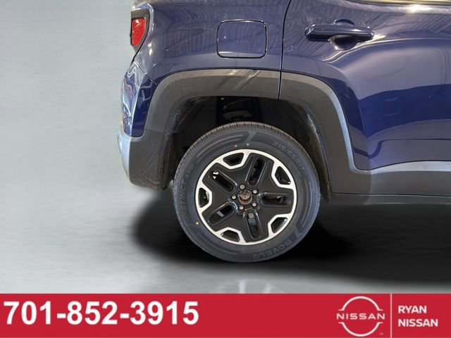 Used 2016 Jeep Renegade Trailhawk w/ Premium Trailhawk Package image 21