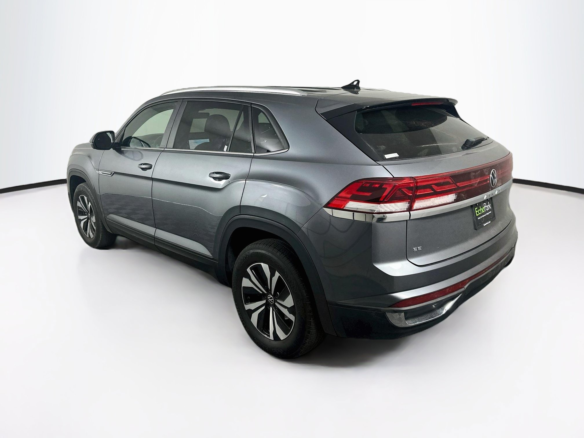 Used 2024 Volkswagen Atlas Cross Sport SE FWD image 5