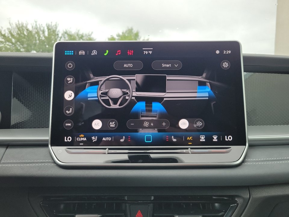 New 2026 Volkswagen Tiguan SE R-Line AWD/4WD image 17
