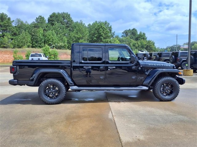 New 2025 Jeep Gladiator Sport image 2