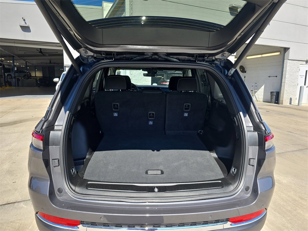 New 2025 Jeep Grand Cherokee Laredo w/ Luxury Tech Group I image 13