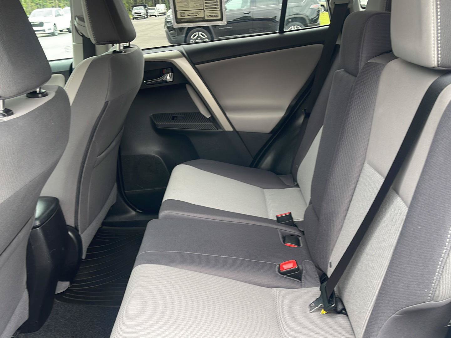 Used 2015 Toyota RAV4 XLE AWD/4WD image 34