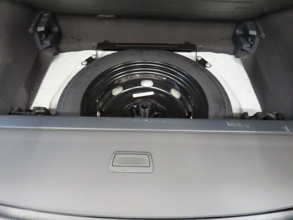 Used 2023 Volkswagen Tiguan SE R-Line image 39