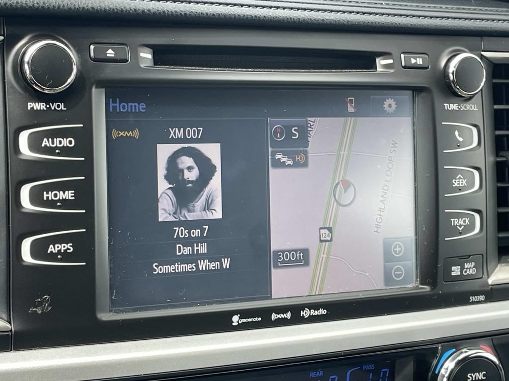 Used 2019 Toyota Highlander XLE FWD image 20