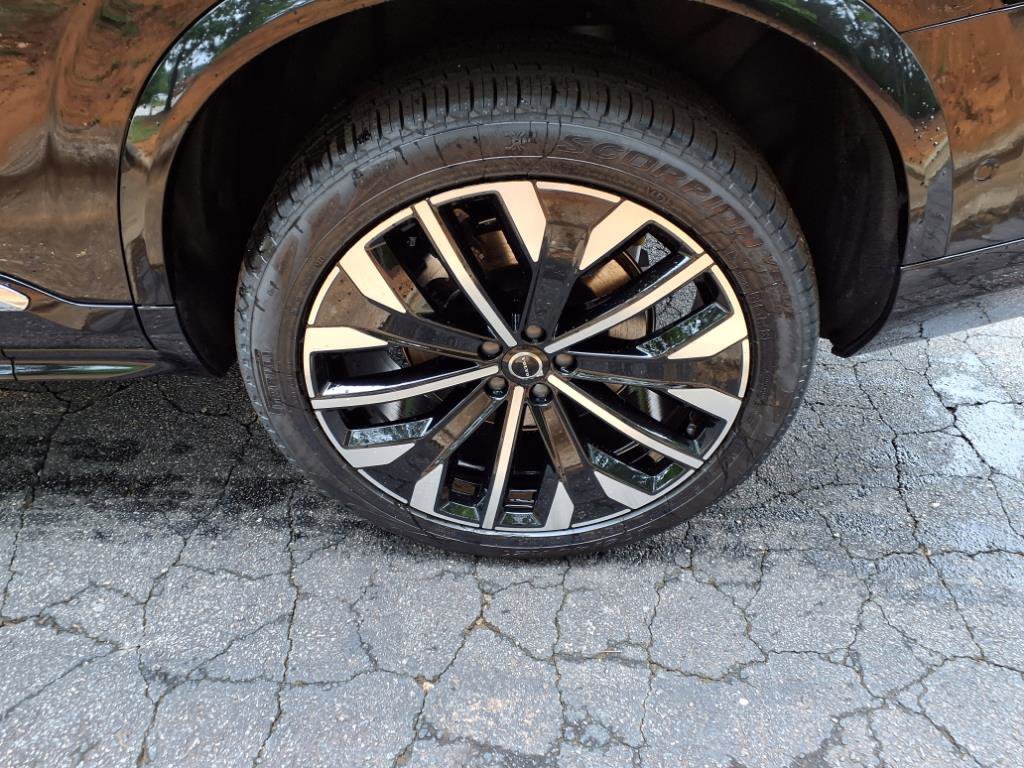 New 2026 Volvo XC90 T8 Plus image 9