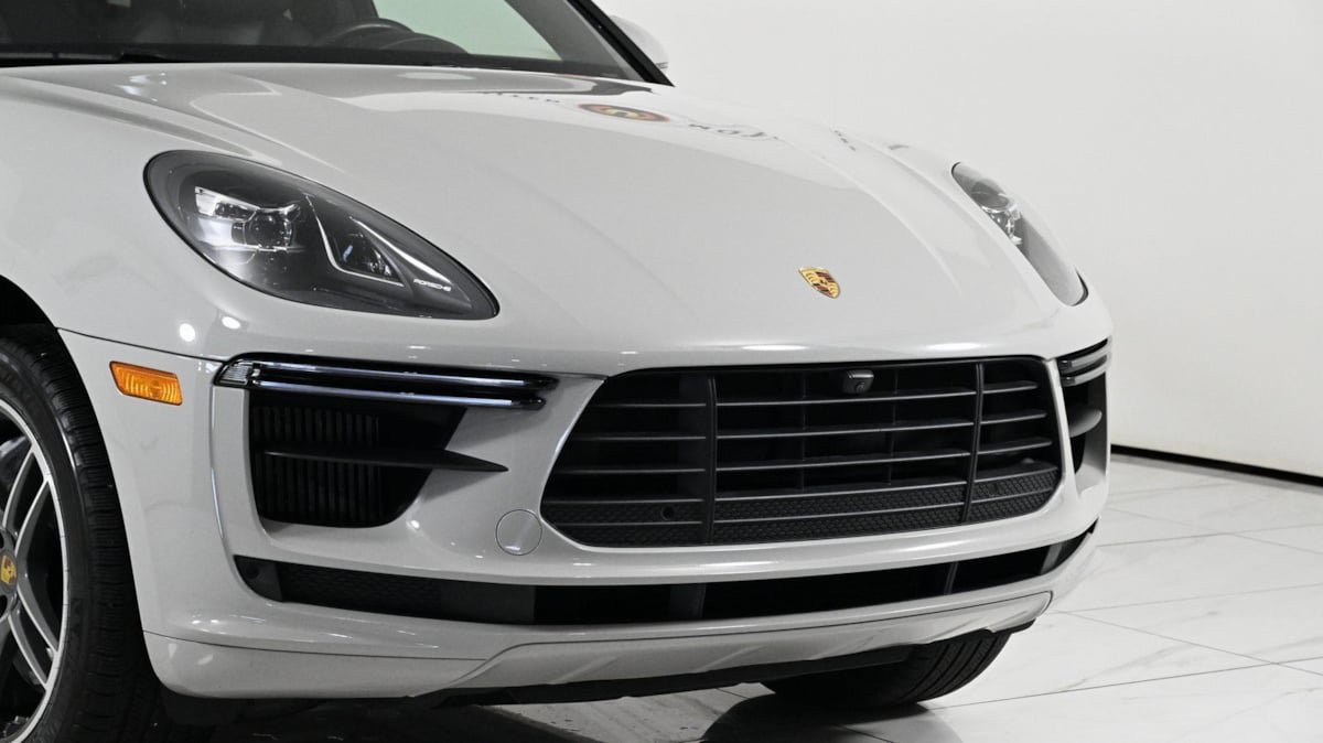 Used 2021 Porsche Macan Turbo w/ Premium Package Plus (PF0) image 35