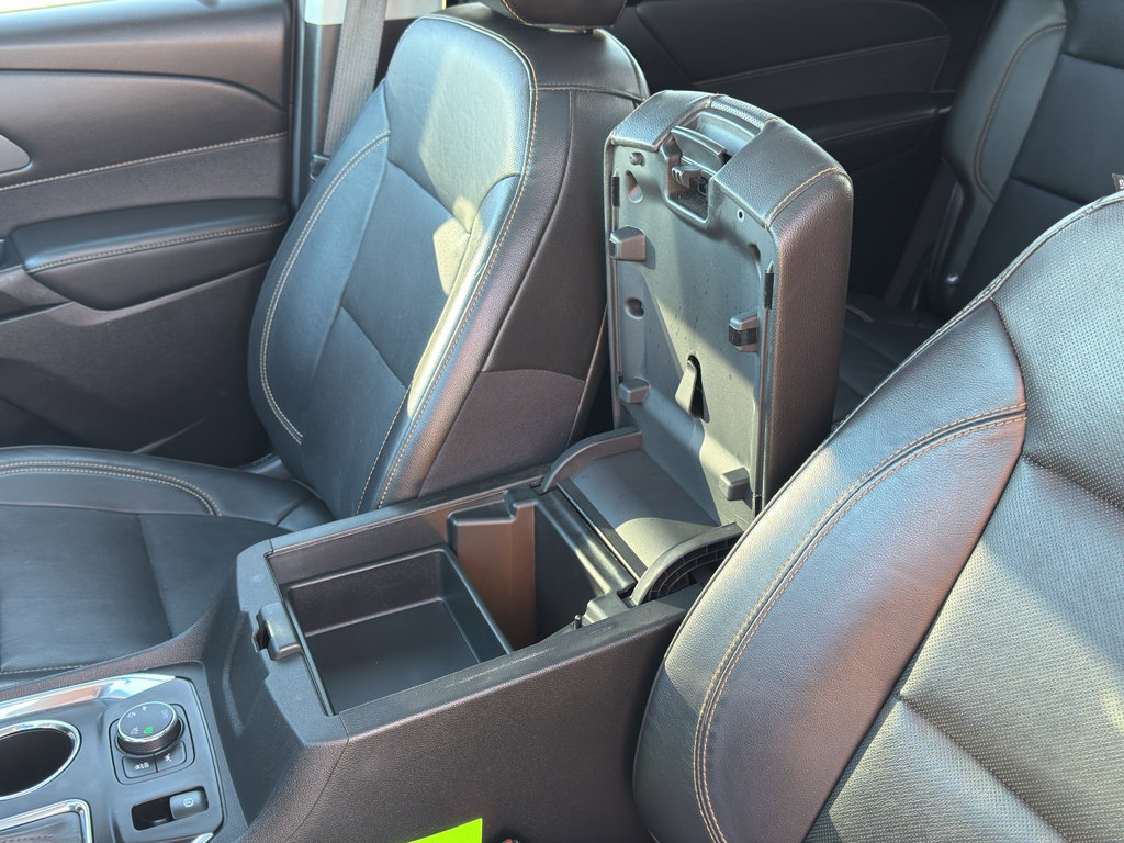Used 2021 Chevrolet Traverse Premier w/ Redline Edition AWD/4WD image 19