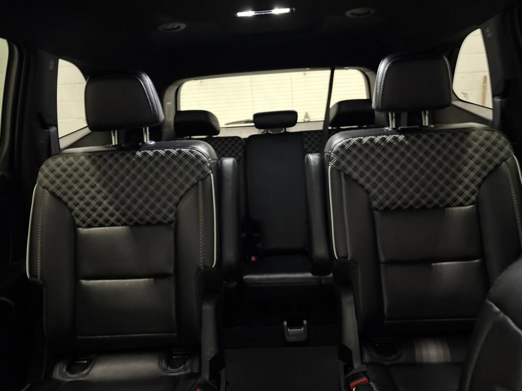 Used 2025 GMC Acadia Denali AWD/4WD image 28