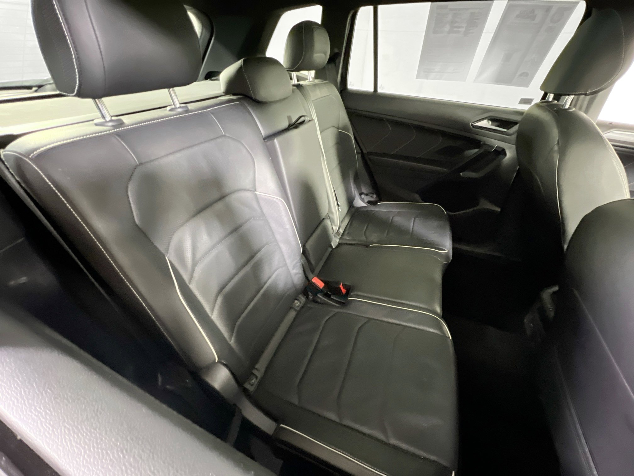 Used 2022 Volkswagen Tiguan SEL R-Line AWD/4WD image 27