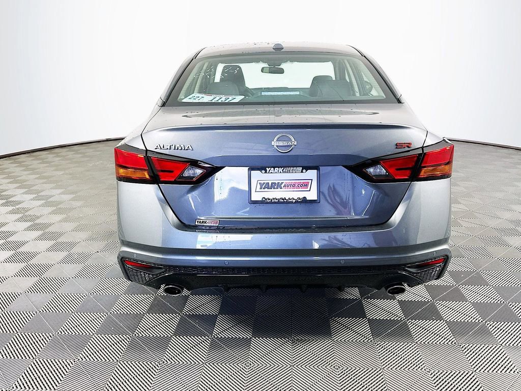 New 2025 Nissan Altima 2.5 SR image 9