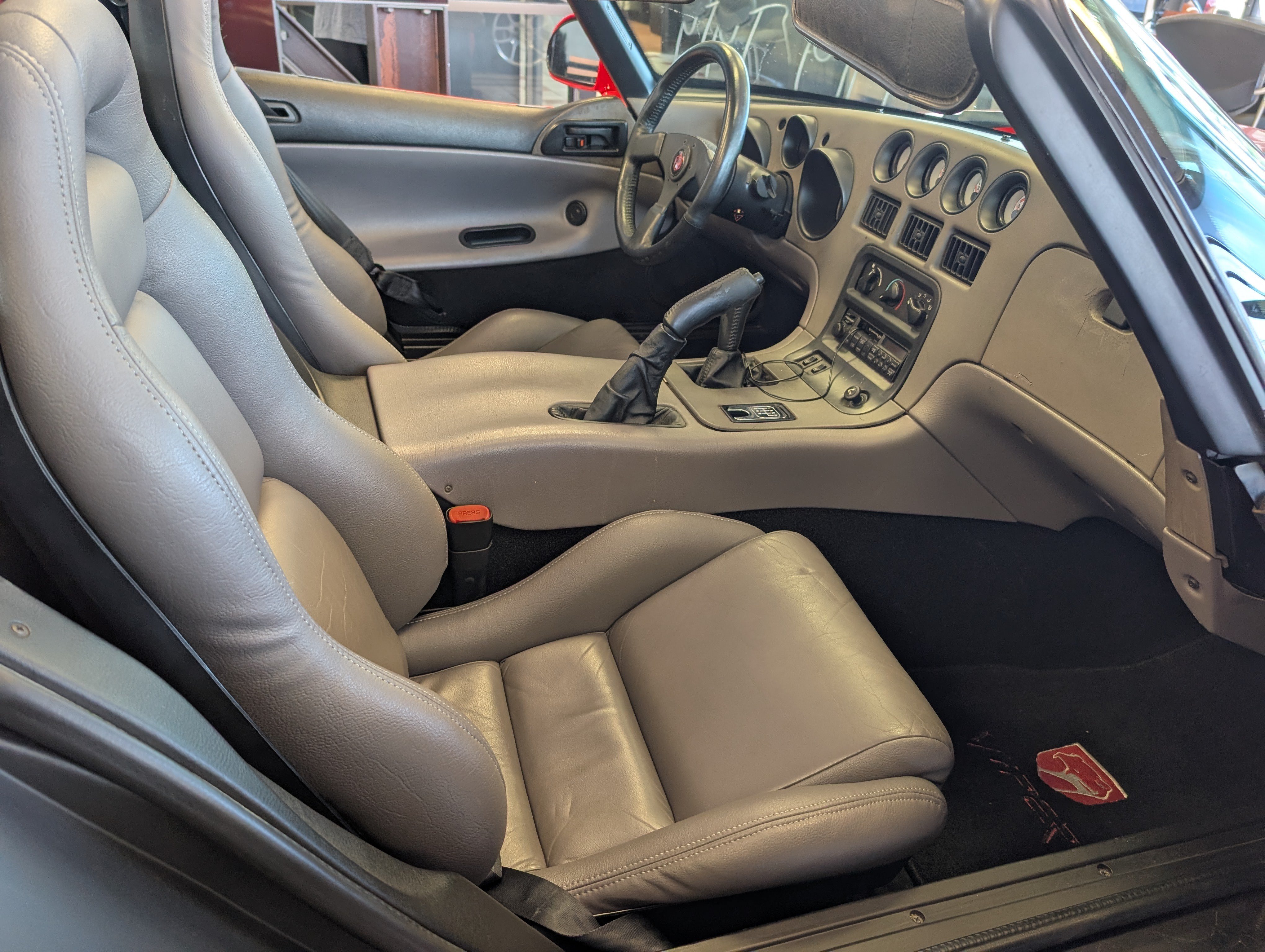 Used 1994 Dodge Viper RT/10 RWD image 9