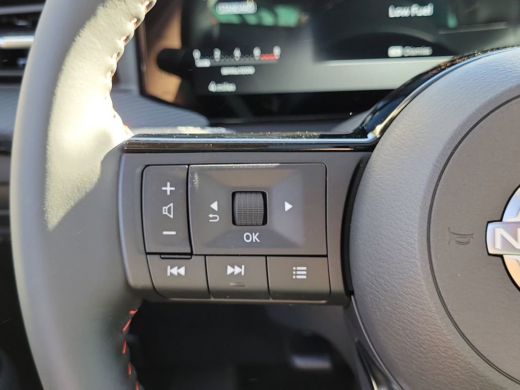 New 2026 Nissan Kicks SR w/ SR Premium Package FWD image 6