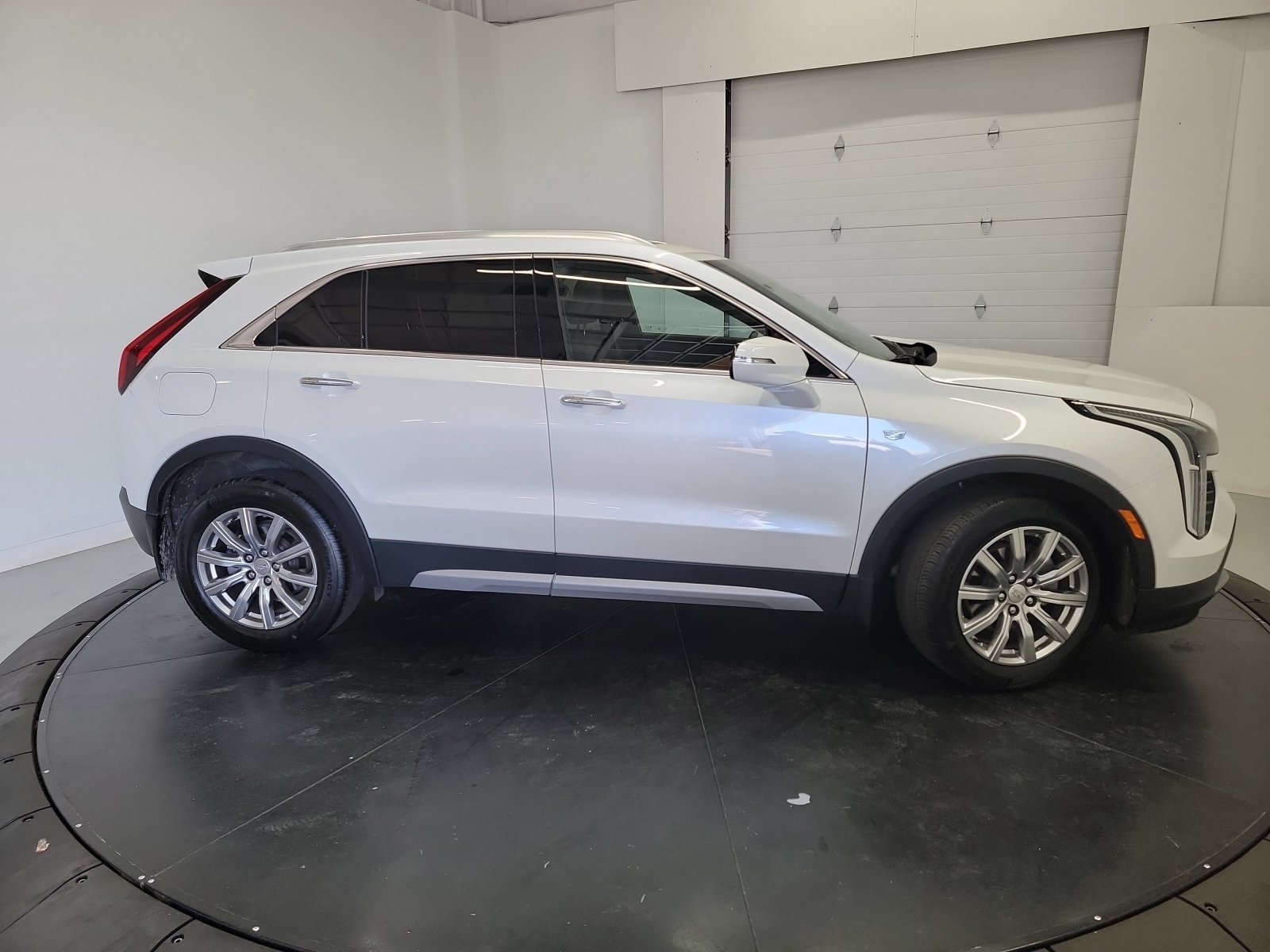 Used 2023 Cadillac XT4 Premium Luxury w/ Cold Weather Package AWD/4WD image 11
