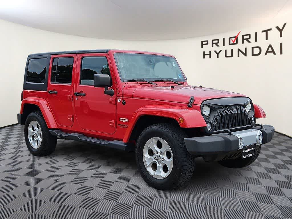 Used 2014 Jeep Wrangler Unlimited Sahara w/ Connectivity Group AWD/4WD image 3