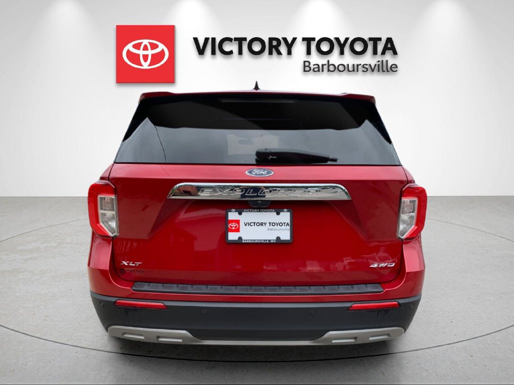 Used 2023 Ford Explorer XLT w/ Equipment Group 202A AWD/4WD image 4