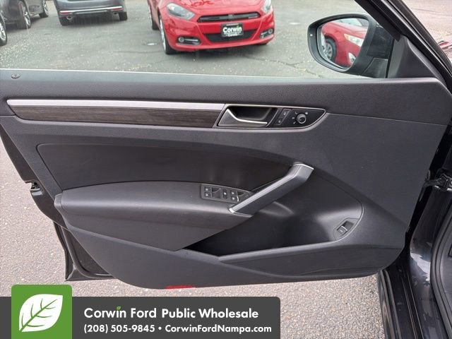 Used 2017 Volkswagen Passat 1.8T SE w/ SE Lighting Package image 13