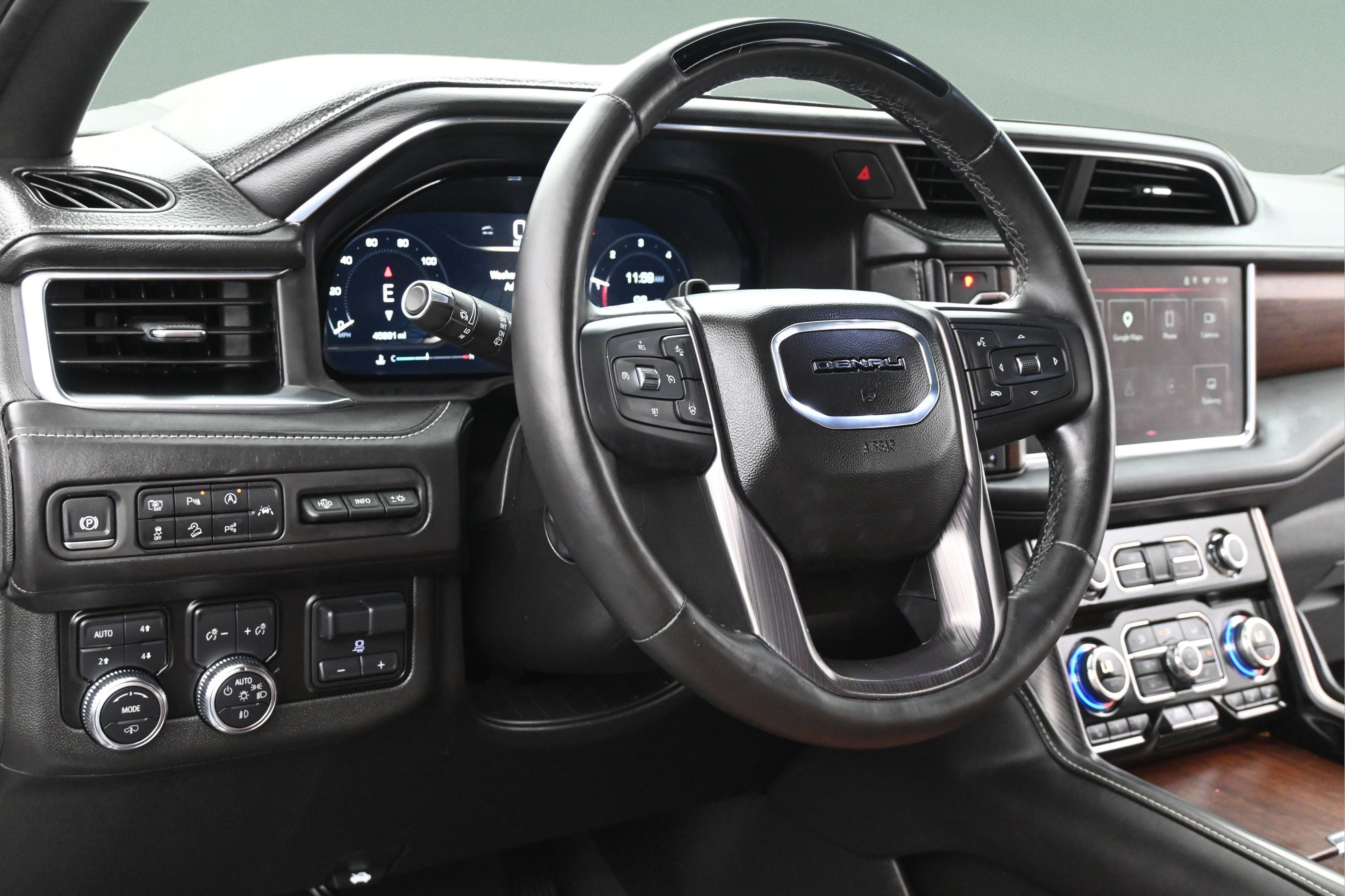 Used 2024 GMC Yukon Denali Ultimate AWD/4WD image 13