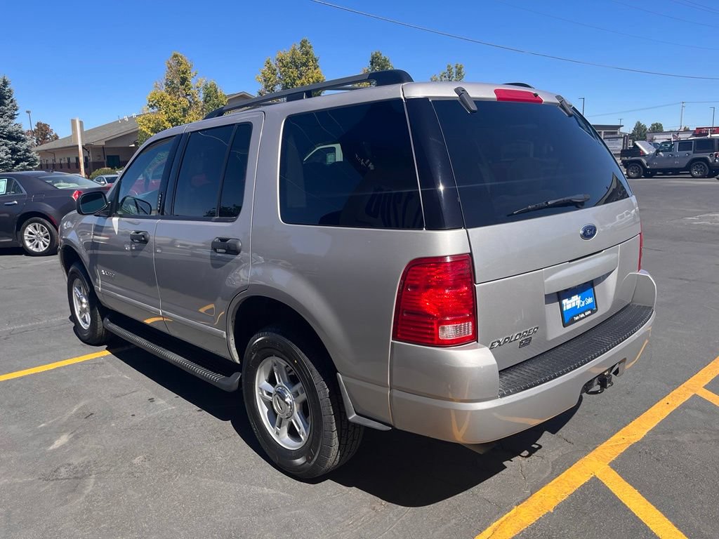 Used 2004 Ford Explorer XLT AWD/4WD image 6