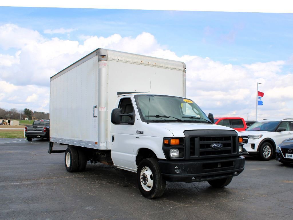 Used 2015 Ford E-350 and Econoline 350 Super Duty image 2