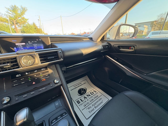Used 2019 Lexus IS 300 AWD image 35