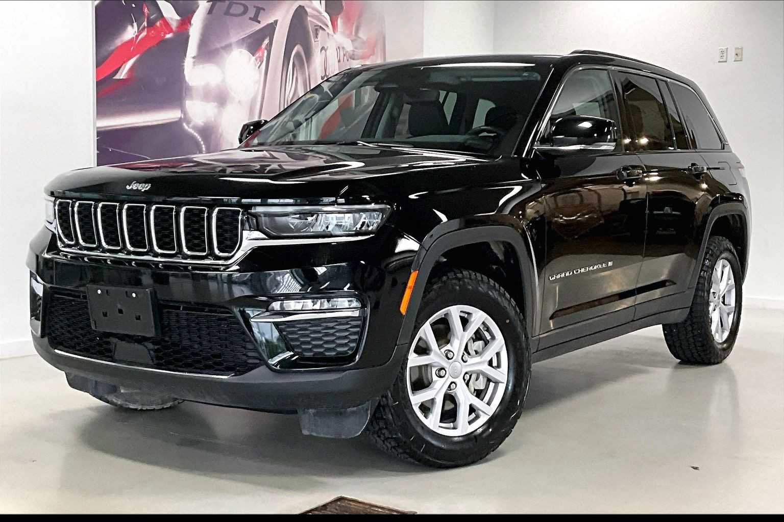 Used 2022 Jeep Grand Cherokee Limited image 1