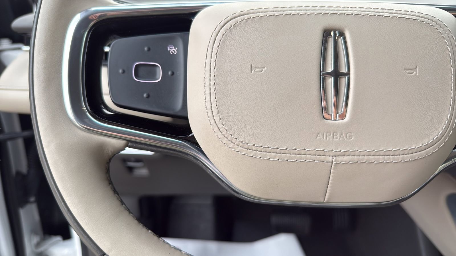 Certified 2024 Lincoln Nautilus Premier AWD/4WD image 16