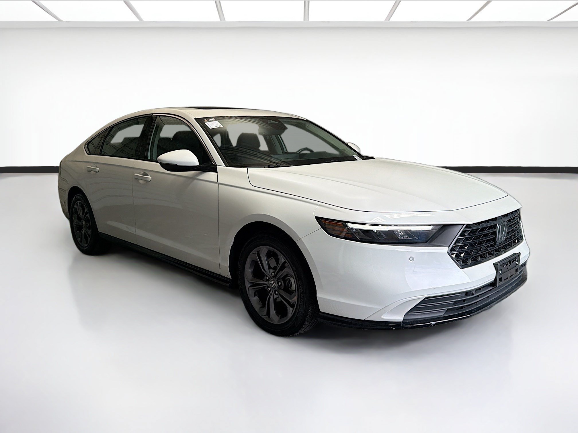 Used 2024 Honda Accord EX-L image 3