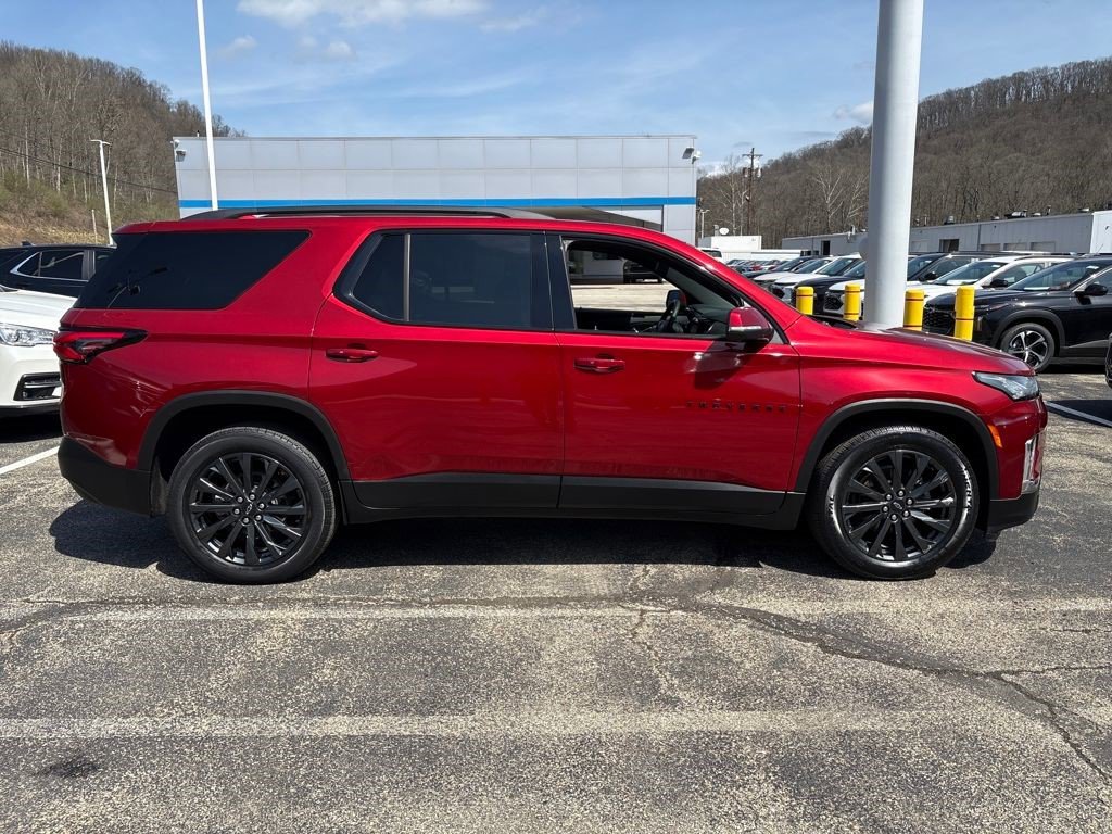 Certified 2023 Chevrolet Traverse RS w/ LPO, Floor Liner Package AWD/4WD image 7